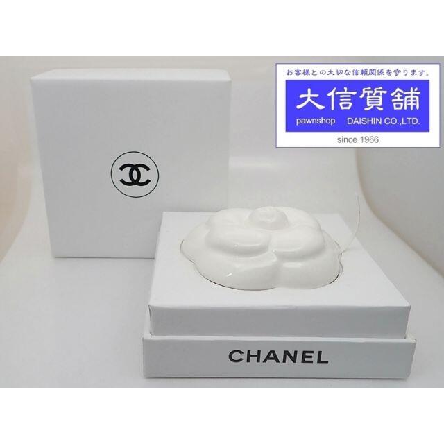 CHANEL(シャネル)のシャネル アロマプレート セラミック カメリア 新品 コスメ/美容のリラクゼーション(アロマポット/アロマランプ/芳香器)の商品写真