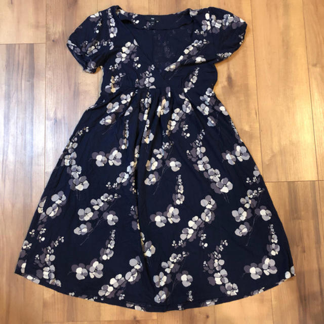 Gap Gap ギャップ フラワー ネイビー ワンピースの通販 By くきまち S Shop ギャップならラクマ Gap Gap ギャップ フラワー ネイビー ワンピースの通販 By くきまち S Shop ギャップならラクマ