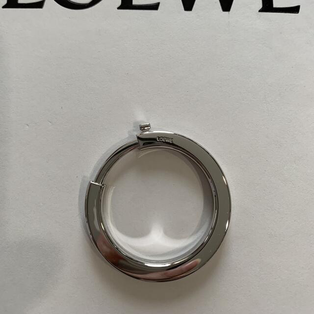 LOEWE(ロエベ)のLOEWE ロエベ　メタリックリング　 レディースのファッション小物(キーホルダー)の商品写真