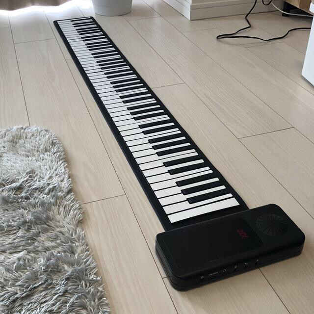 新入荷 ❤折りたため持ち運び便利❣本物のピアノ同等の音色 ❤ロール