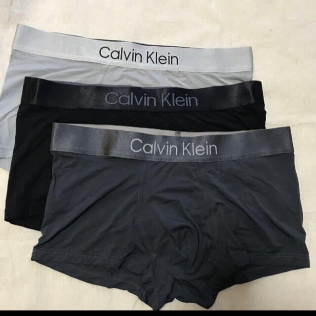 Calvin Klein(カルバンクライン)のCalvin Kleinボクサーパンツ3枚セットMサイズ メンズのアンダーウェア(ボクサーパンツ)の商品写真