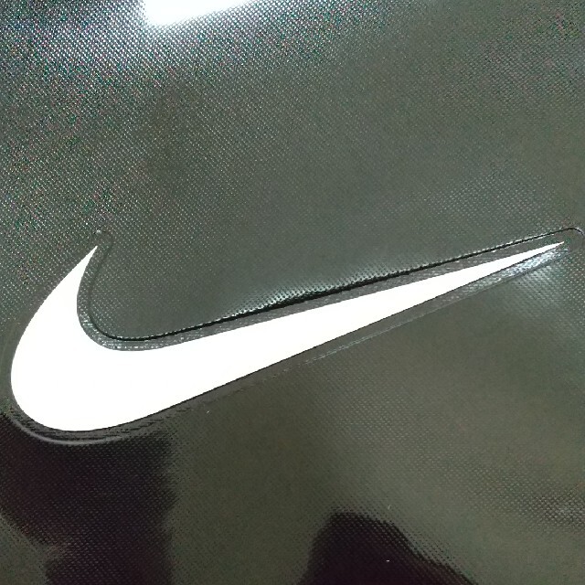 NIKE(ナイキ)のNIKE エナメルバック 黒 スポーツ/アウトドアのスポーツ/アウトドア その他(その他)の商品写真