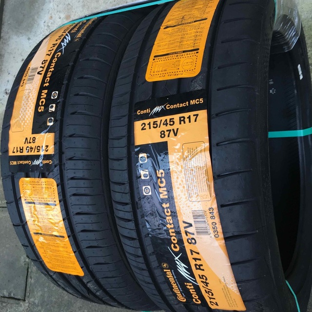 自動車/バイク新品未使用品‼️２本セット　215/45R17インチ