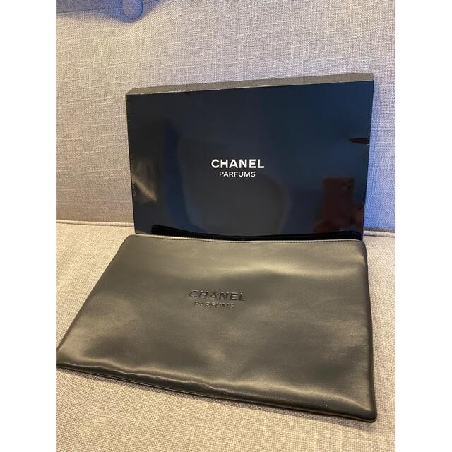 CHANEL(シャネル)のシャネル 【ノベルティ】ココチャーム+ポーチ付きトートバッグ レディースのバッグ(トートバッグ)の商品写真