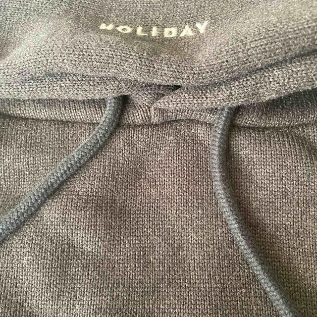 holiday(ホリデイ)のHOLYDAY フーディ　パーカー レディースのトップス(パーカー)の商品写真