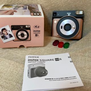 フジフイルム(富士フイルム)のチェキ instax SQUARE SQ6。(フィルムカメラ)