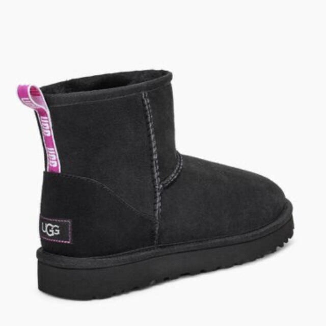 UGG ブーツ　クラシックミニ 3