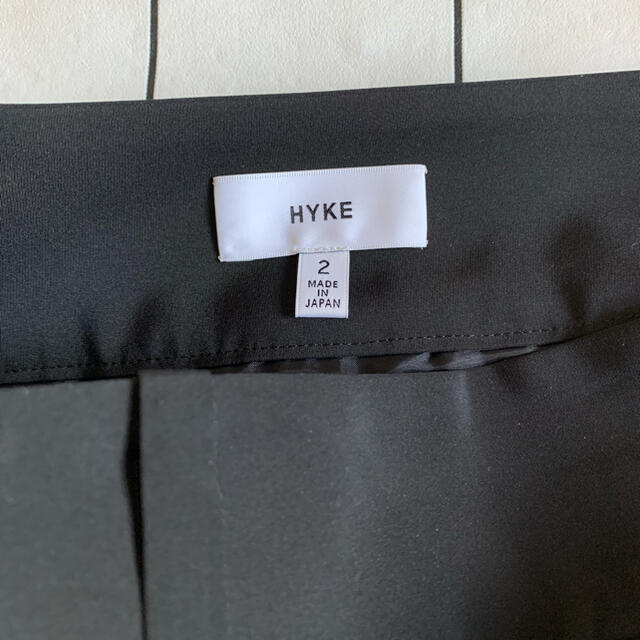 HYKE(ハイク)のHYKE プリーツスカート　サイズ2 レディースのスカート(ロングスカート)の商品写真