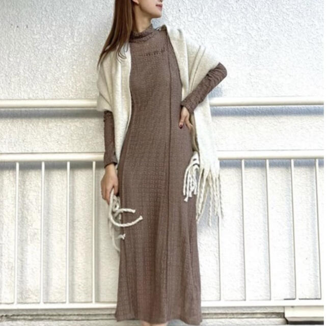早い者勝ち LILY BROWN 袖ボリュームワンピース