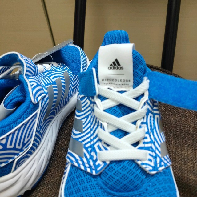 adidas(アディダス)のアディダス adidas キッズ スニーカー 靴 19cm ブルー 男の子 キッズ/ベビー/マタニティのキッズ靴/シューズ(15cm~)(スニーカー)の商品写真