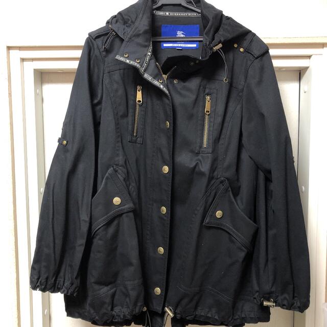 BURBERRY BLUE LABEL(バーバリーブルーレーベル)の美品★バーバリーブルーレーベル★マウンテンパーカー　38 Burberry 黒　 レディースのジャケット/アウター(その他)の商品写真