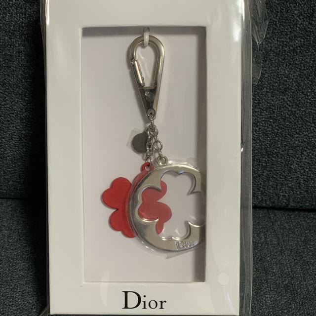 Dior(ディオール)のディオール　クローバーチャーム・非売品 ノベルティ エンタメ/ホビーのコレクション(ノベルティグッズ)の商品写真