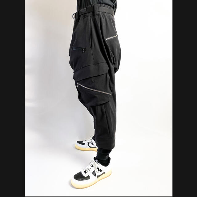 STONE ISLAND(ストーンアイランド)のhelvetica HD Drop crotch cargo trousers メンズのパンツ(ワークパンツ/カーゴパンツ)の商品写真