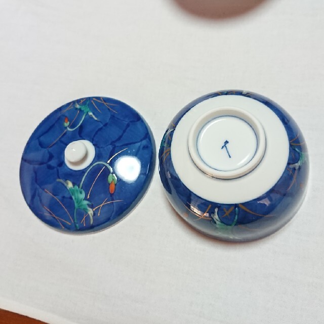 有田焼☆小樽窯 照久作☆蓋付き 湯呑み☆金彩 青色☆伊万里焼 有田焼☆小樽窯 照久作☆蓋付き 湯呑み☆金彩 青色☆伊万里焼
