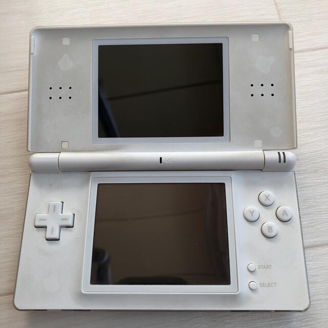 ニンテンドーDS(ニンテンドーDS)の任天堂 DS lite クリスタルホワイト エンタメ/ホビーのゲームソフト/ゲーム機本体(携帯用ゲーム機本体)の商品写真