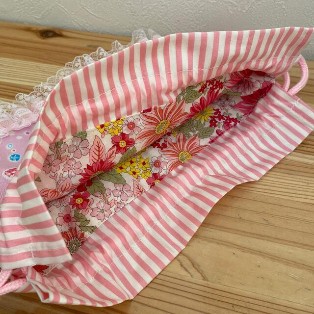 限定sale!お弁当袋　プリンセス　アリエル　巾着　ハンドメイド　入園　入学 ハンドメイドのキッズ/ベビー(外出用品)の商品写真