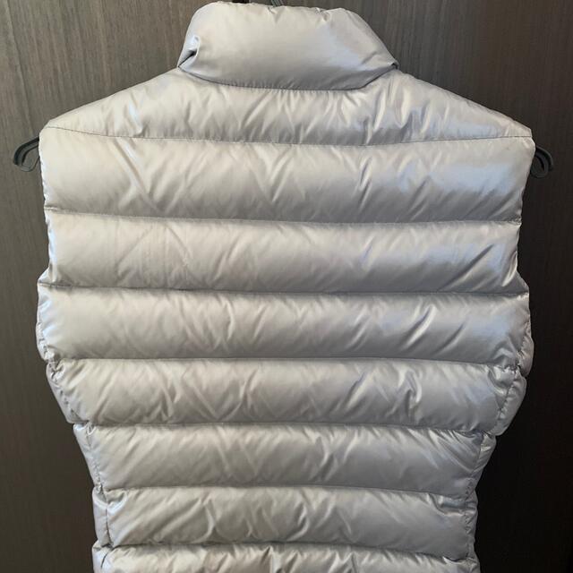 MONCLER(モンクレール)の専用 レディースのジャケット/アウター(ダウンベスト)の商品写真