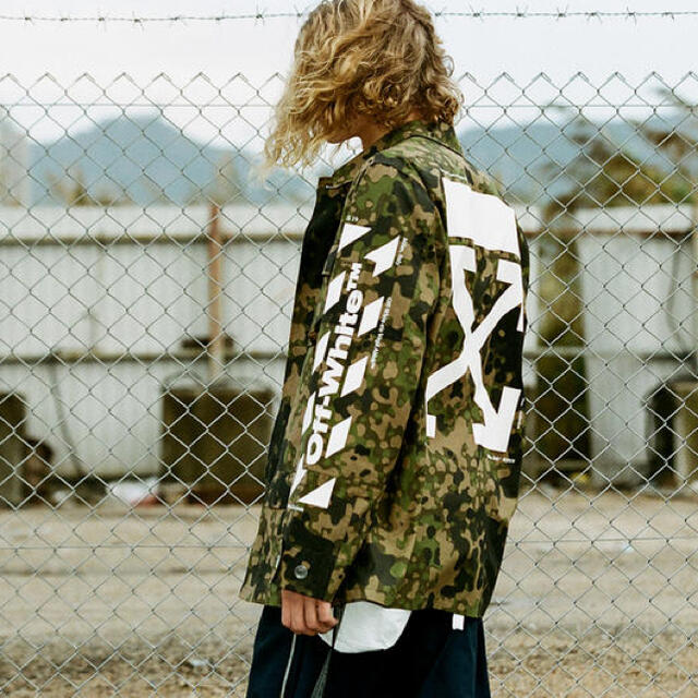 HOT新品 OFF-WHITE カモフラージュ ミリタリージャケットの通販 by