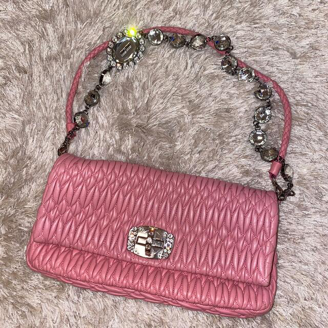 新作最安値 miumiu - miumiu ナッパクリスタルレザーバッグ クラッチ