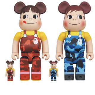 メディコムトイ(MEDICOM TOY)のベアブリック　新品　ペコちゃん&ポコちゃん100％ &400％(キャラクターグッズ)