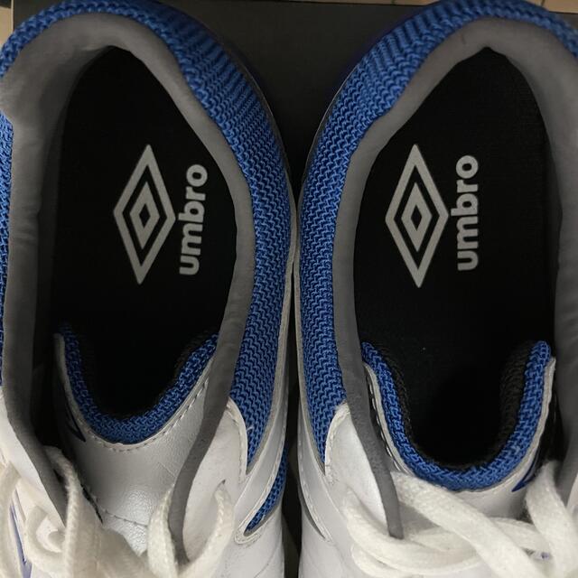 UMBRO(アンブロ)のアクセラレイター　27センチ スポーツ/アウトドアのサッカー/フットサル(シューズ)の商品写真