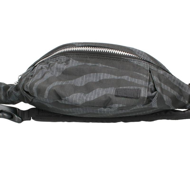 sacai(サカイ)のサカイ ×ポーター/PORTER 20SS 総柄ナイロンウエストバッグ メンズのバッグ(ボディーバッグ)の商品写真