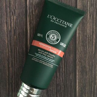 ロクシタン(L'OCCITANE)の【新品・未開封】ロクシタン ファイブハーブス Rヘアミルクセラム(トリートメント)