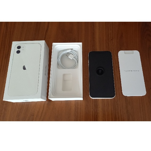 iPhone(アイフォーン)の●iPhone11 ホワイト 64 GB SIMフリー●美品の部類 スマホ/家電/カメラのスマートフォン/携帯電話(スマートフォン本体)の商品写真