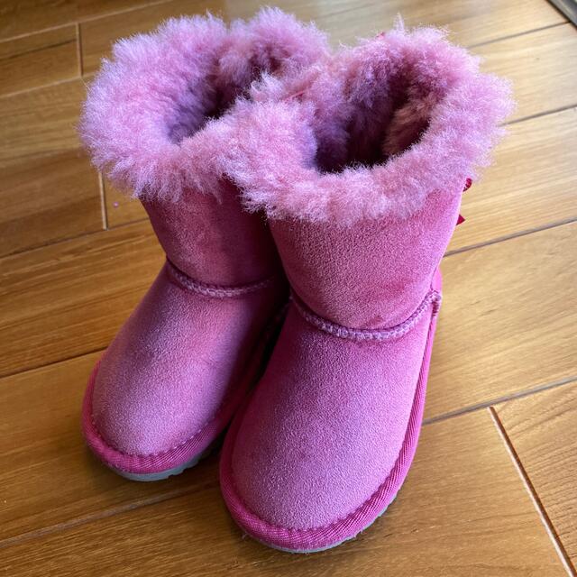 UGG オーストラリア　キッズ　ムートン