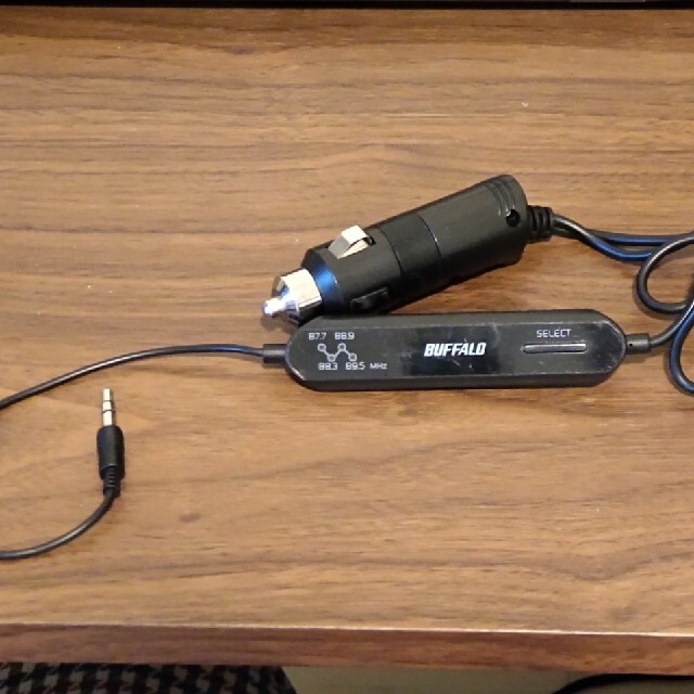 FMトランスミッター BUFFALO BSFM12シリーズ 自動車/バイクの自動車(車内アクセサリ)の商品写真