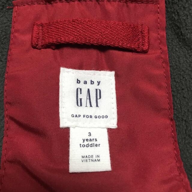 GAP(ギャップ)の未使用　GAP ダウンベスト100センチ キッズ/ベビー/マタニティのキッズ服男の子用(90cm~)(ジャケット/上着)の商品写真