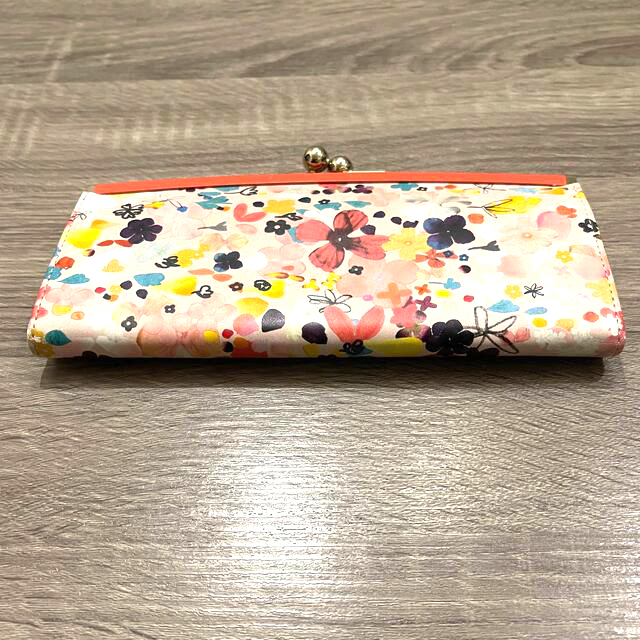 Paul Smith(ポールスミス)のPaul Smith ガマ口　フローラル　花柄　ペタルプリント　長財布　 レディースのファッション小物(財布)の商品写真