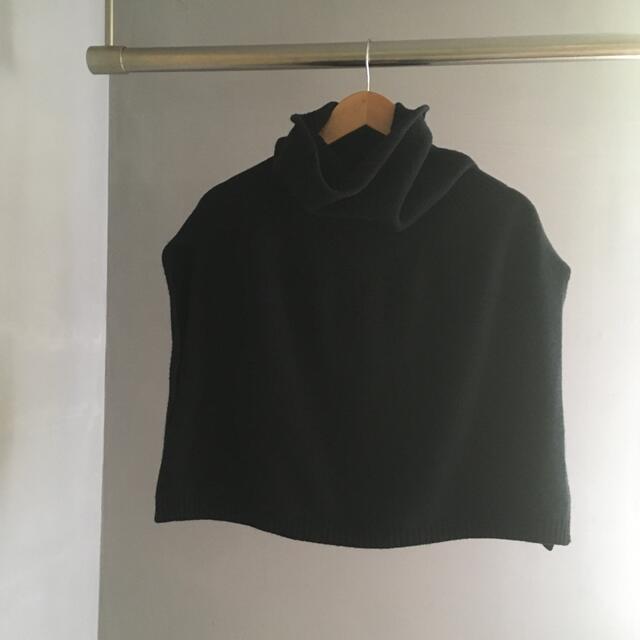 JOURNAL STANDARD(ジャーナルスタンダード)のCalimar｜カリマール　TURTLE NECK PONCHO / BLACK レディースのジャケット/アウター(ポンチョ)の商品写真