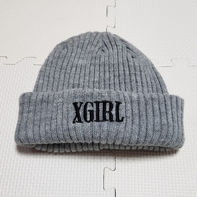 X-girl(エックスガール)のエックスガール 刺繍ロゴ ニット帽 レディースの帽子(ニット帽/ビーニー)の商品写真