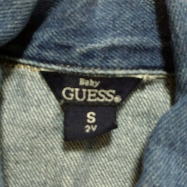 GUESS(ゲス)のジャケット キッズ/ベビー/マタニティのキッズ服女の子用(90cm~)(ジャケット/上着)の商品写真