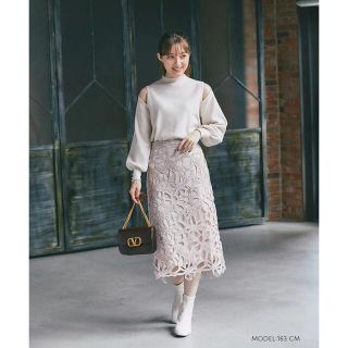 トッコ(tocco)の甘く優しい美人感が魅力のリボンレースタイトスカート【sepatis(ひざ丈スカート)