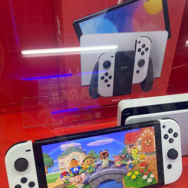 Nintendo Switch(ニンテンドースイッチ)の Nintendo Switch有機EL ホワイト エンタメ/ホビーのゲームソフト/ゲーム機本体(携帯用ゲーム機本体)の商品写真