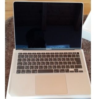 ほぼ新品　おまけ付き★APPLE MacBook Air MGNA3J/A(ノートPC)