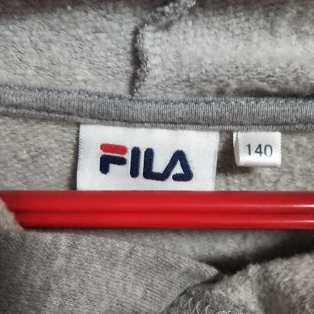 FILA(フィラ)のFILA裏起毛パーカー140 キッズ/ベビー/マタニティのキッズ服男の子用(90cm~)(ジャケット/上着)の商品写真