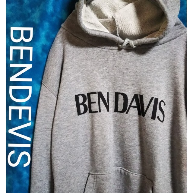 BEN DAVIS(ベンデイビス)のBENDAVISベンデイビス デカロゴ ライトグレーカラー プルオーバーパーカー メンズのトップス(パーカー)の商品写真