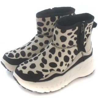 アグ ホワイト ブーツ(メンズ)の通販 21点 | UGGのメンズを買うならラクマ