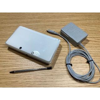 ニンテンドウ(任天堂)の3DS パールホワイト とびだせどうぶつの森入り　SDカード/充電器付き(携帯用ゲーム機本体)