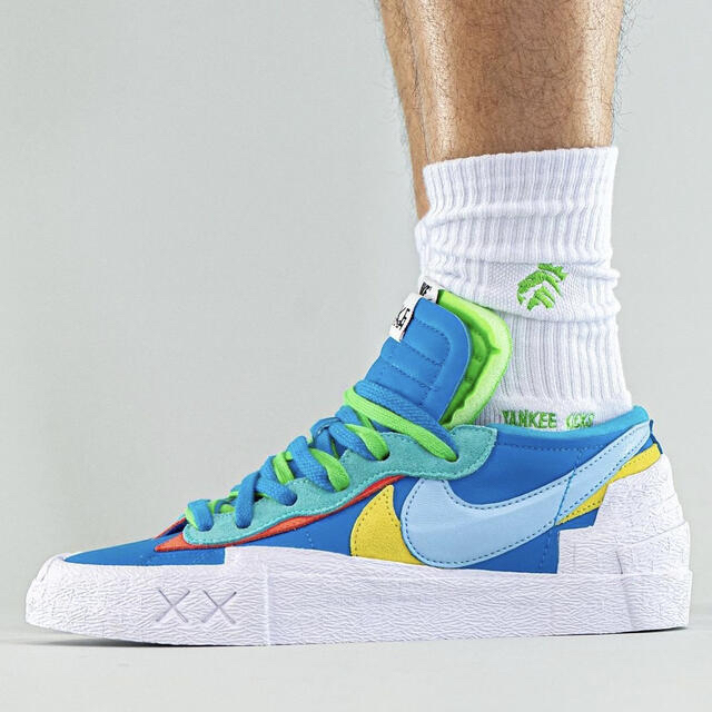 NIKE(ナイキ)のKAWS×sacai Blazer Low Neptune Blue 24cm メンズの靴/シューズ(スニーカー)の商品写真