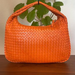 ボッテガヴェネタ(Bottega Veneta)の【美品】ボッテガ・ヴェネタ イントレチャート ワンショルダーバッグ　オレンジ(トートバッグ)