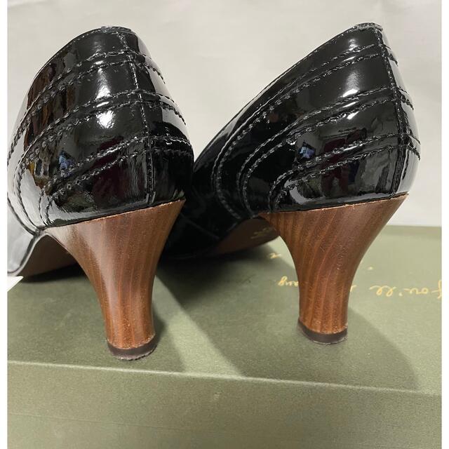 atelier brugge(アトリエブルージュ)のアトリエブルージュ　ステッチラウンド　トゥパンプス 黒 レディースの靴/シューズ(ハイヒール/パンプス)の商品写真