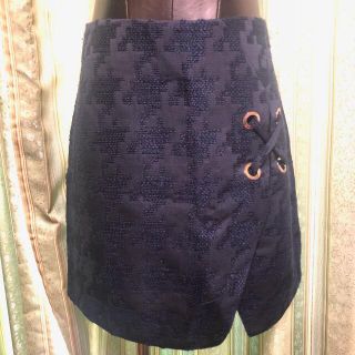 ザラ(ZARA)の【値下中】新品★ZARA BASIC★ひざ丈スカート★千鳥格子★ネイビー★M(ひざ丈スカート)