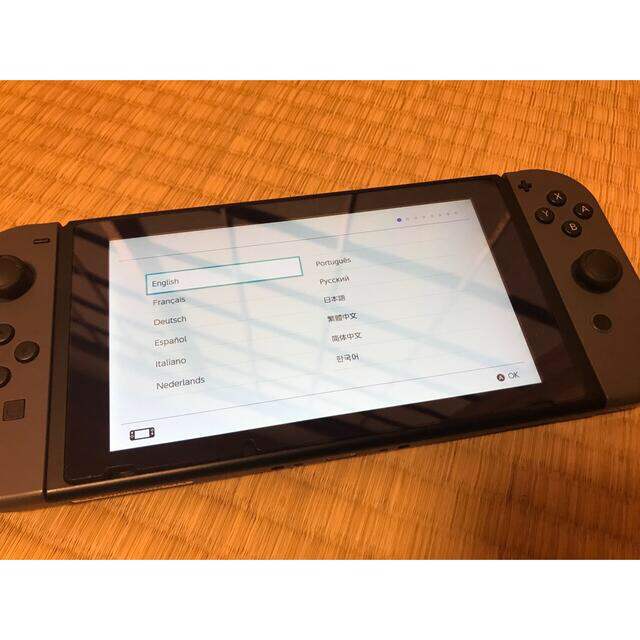 Nintendo Switch(ニンテンドースイッチ)のNintendo Switch JOY-CON グレー 本体  中古 エンタメ/ホビーのゲームソフト/ゲーム機本体(家庭用ゲーム機本体)の商品写真