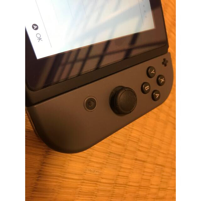 Nintendo Switch(ニンテンドースイッチ)のNintendo Switch JOY-CON グレー 本体  中古 エンタメ/ホビーのゲームソフト/ゲーム機本体(家庭用ゲーム機本体)の商品写真