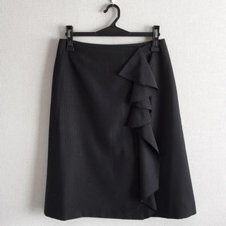 ニジュウサンク(23区)の23区♡大きいサイズ♡黒色のラップスカート(ひざ丈スカート)