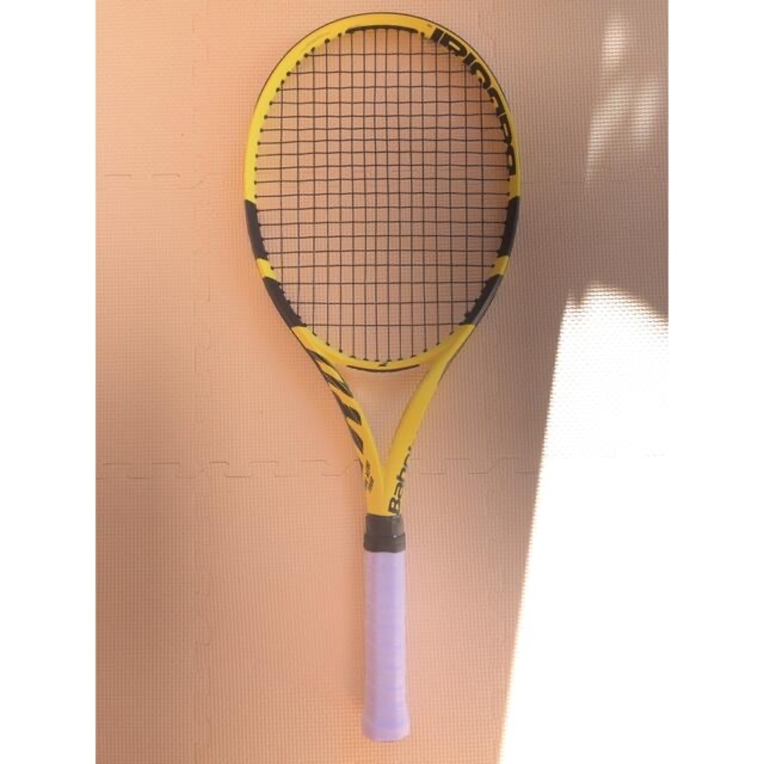 Babolat(バボラ)の⭐️超美品⭐️ ピュアアエロツアー　G2 バボラ　テニス　ナダル仕様ラケット スポーツ/アウトドアのテニス(ラケット)の商品写真
